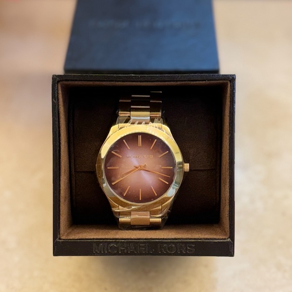 Women’s Gold and Rose Micheal Kors watch - Picture 1 of 3